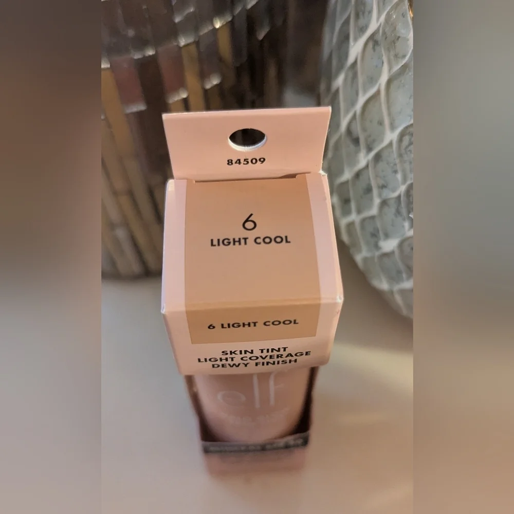 Brand New Unused Elf Halo Glow Skin Tint 6 Light Cool